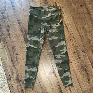 Old Navy Camouflage Leggings Medium Petite